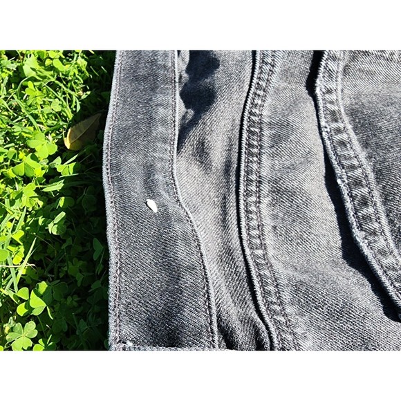 American Eagle Comfort Stretch Capri Black Wash Distressed Ripped Shorts Size 16 - Picture 9 of 9